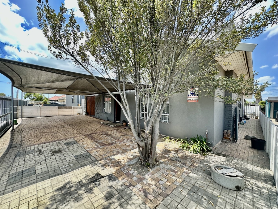 3 Bedroom Property for Sale in Richmond Western Cape